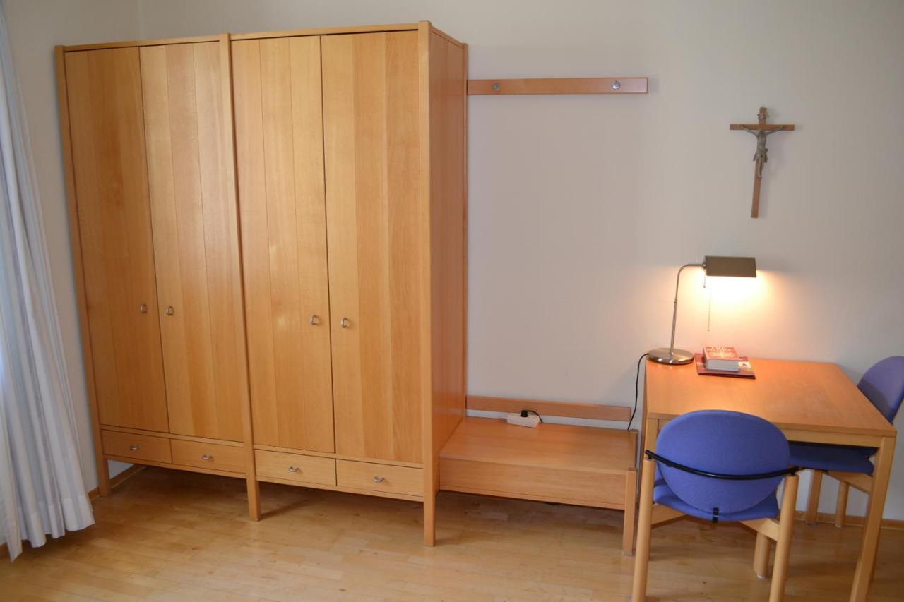 Haus Der Begegnung Heilig Geist Otel Burghausen Dış mekan fotoğraf