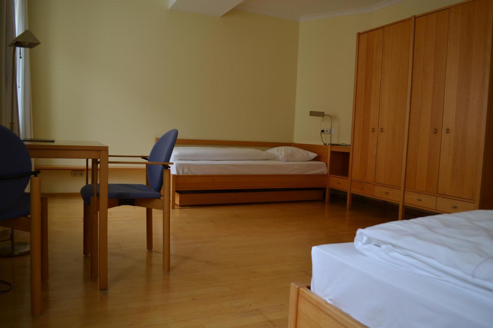 Haus Der Begegnung Heilig Geist Otel Burghausen Dış mekan fotoğraf