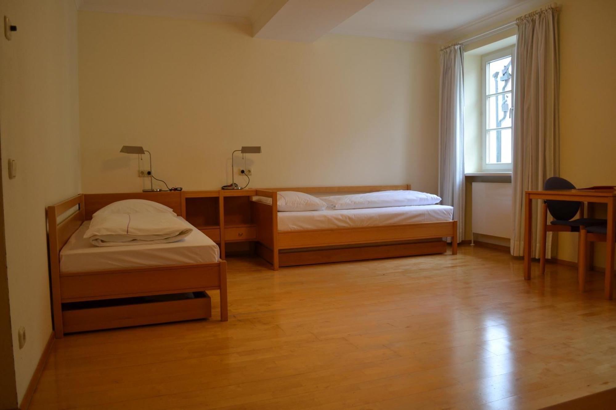 Haus Der Begegnung Heilig Geist Otel Burghausen Dış mekan fotoğraf