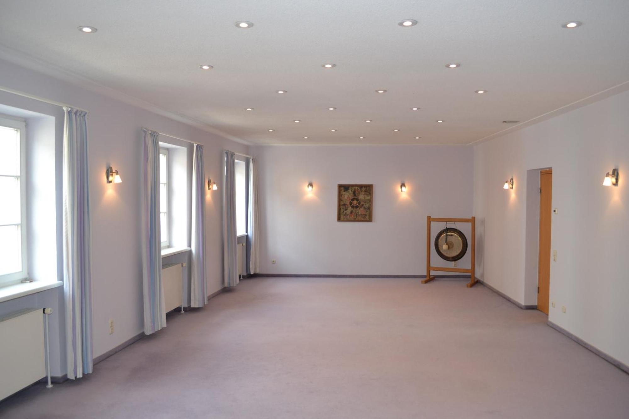 Haus Der Begegnung Heilig Geist Otel Burghausen Dış mekan fotoğraf