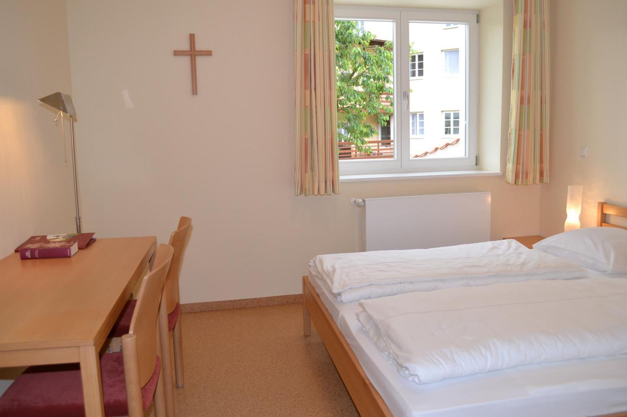 Haus Der Begegnung Heilig Geist Otel Burghausen Dış mekan fotoğraf