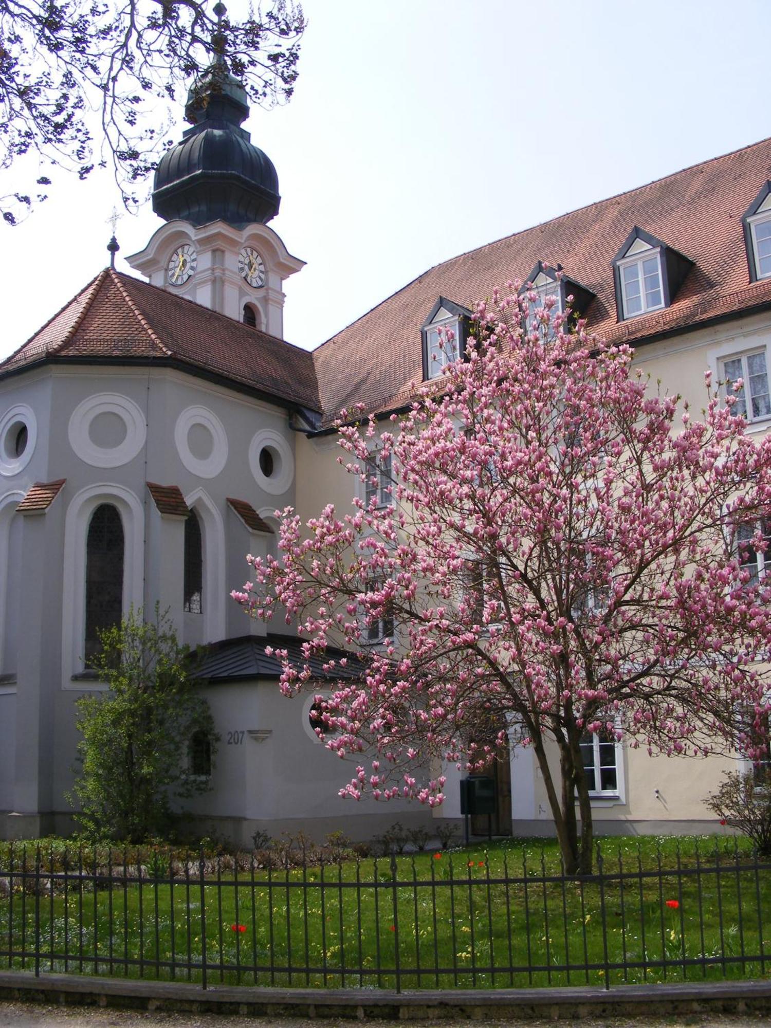 Haus Der Begegnung Heilig Geist Otel Burghausen Dış mekan fotoğraf